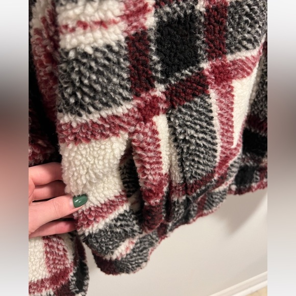 Urban heritage. White red and black plaid Teddy coat. Size large - Picture 3 of 6